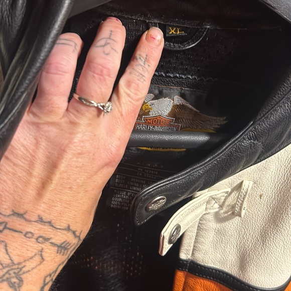 His and Her matching leather Harley Davidson Jackets - Picture 3 of 7